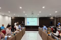 Việc sử dụng thuốc lá làm mất đi tổng cộng 21,8 triệu giờ lao động của người Việt Nam mỗi năm. (Ảnh: Vietnam+)