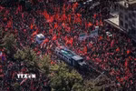 Người dân Iran tiễn biệt cố Đại giáo chủ Ali Khamenei tại thành phố Qom ngày 7/7/2026. (Ảnh: IRNA/TTXVN phát)