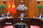 Thủ tướng Phạm Minh Chính chủ trì cuộc họp về việc Hoa Kỳ áp mức thuế đối ứng lên hàng hóa nhập khẩu từ Việt Nam. (Ảnh: Dương Giang/TTXVN)
