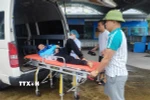 Bệnh nhân được Trung tâm y tế đặc khu Vân Đồn kịp thời cứu chữa. (Ảnh: TTXVN phát)
