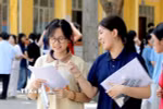Thí sinh dự thi lớp 10. (Ảnh: Hoàng Hùng/TTXVN)