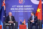 Thủ tướng Phạm Minh Chính gặp Thủ tướng Australia Anthony Albanese. (Ảnh: Dương Giang/TTXVN)