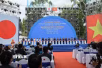 Các đại biểu thực hiện nghi thức khánh thành tuyến đường sắt đô thị số 1 Bến Thành-Suối Tiên. (Ảnh: Thanh Vũ/TTXVN)
