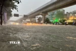 Một điểm ngập trên đường Nguyễn Trãi, Hà Nội. (Ảnh: Quốc Lũy/TTXVN)