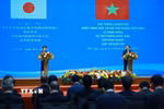 Thủ tướng Lê Minh Hưng và Thủ tướng Nhật Bản Takaichi Sanae gặp gỡ báo chí. (Ảnh: Dương Giang/TTXVN)