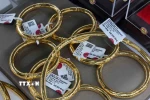 Vàng trang sức bày bán tại cửa hàng của Tập đoàn Vàng bạc Đá quý Doji. (Ảnh: Trần Việt/TTXVN)