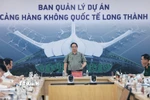 Thủ tướng Phạm Minh Chính làm việc với các nhà thầu và đơn vị thi công Dự án Cảng Hàng không Quốc tế Long Thành. (Ảnh: Dương Giang/TTXVN)