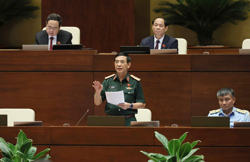 Đại tướng Phan Văn Giang, Bộ trưởng Bộ Quốc phòng giải trình, làm rõ một số vấn đề đại biểu Quốc hội nêu. (Ảnh: An Đăng/TTXVN)