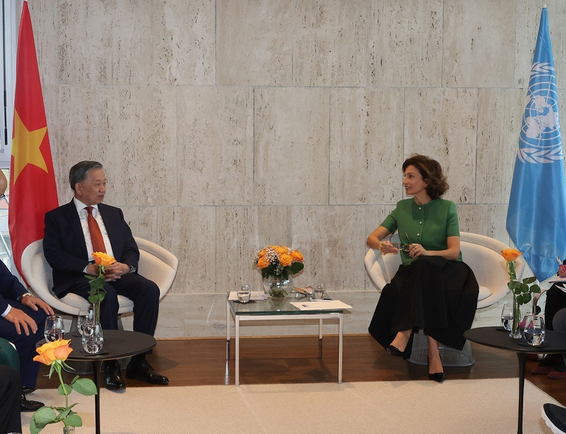 Tổng Bí thư, Chủ tịch nước Tô Lâm làm việc với Tổng Giám đốc UNESCO Audrey Azoulay. (Ảnh: Trí Dũng/TTXVN)