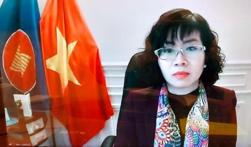 Đại sứ Lê Thị Hồng Vân, Trưởng Phái đoàn thường trực Việt Nam bên cạnh UNESCO tham dự Hội nghị. (Ảnh: TTXVN phát)