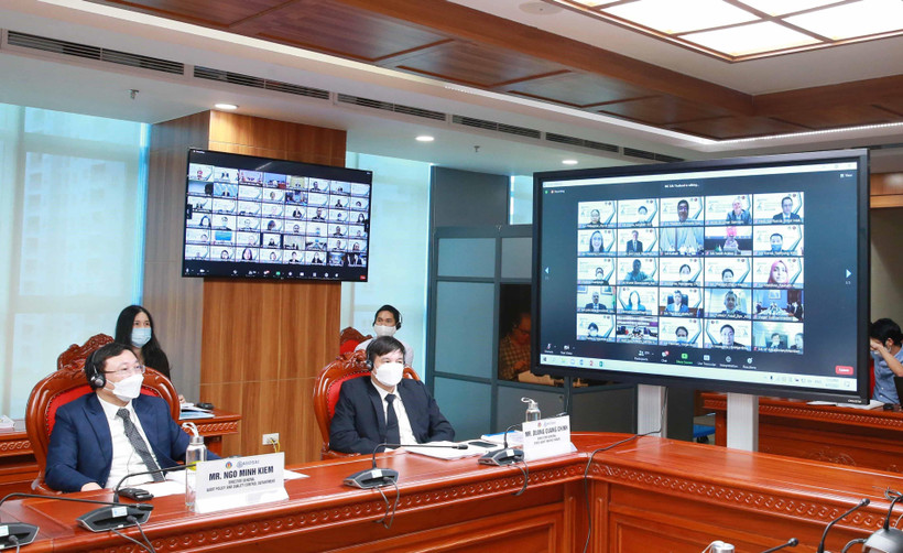 Đại biểu Kiểm toán Nhà nước Việt Nam dự Đại hội Tổ chức các Cơ quan kiểm toán tối cao châu Á (ASOSAI) lần thứ 15 tại điểm cầu Hà Nội. (Ảnh: Phương Hoa/TTXVN)