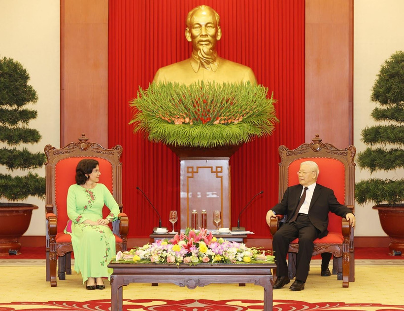 Tổng Bí thư, Chủ tịch nước Nguyễn Phú Trọng tiếp Đại sứ Cộng hòa Cuba chào từ biệt. (Ảnh: Trí Dũng/TTXVN)