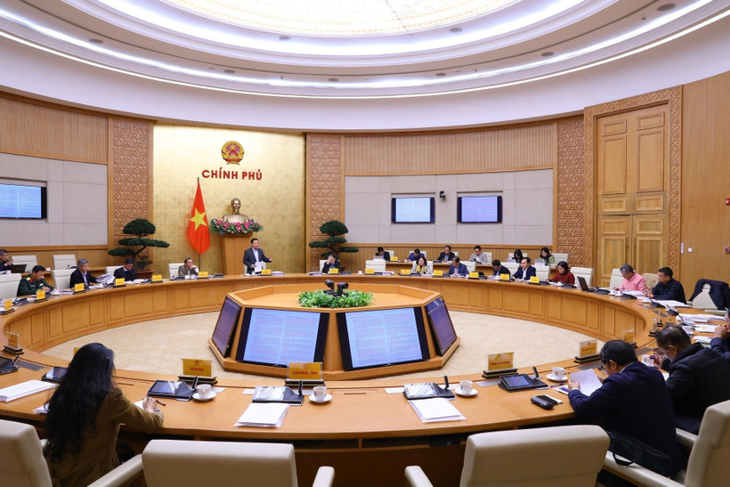 Phó Thủ tướng Trần Hồng Hà chủ trì phiên họp. (Ảnh: Văn Điệp/TTXVN)