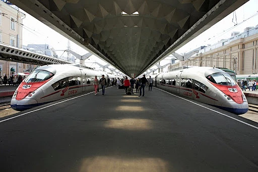 (Ảnh: Saint-Petersburg)