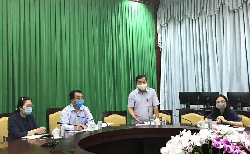 Ban Chỉ đạo phòng, chống dịch bệnh COVID-19 tỉnh Vĩnh Long tổ chức họp khẩn để bàn giải pháp triển khai công tác phòng, chống dịch COVID-19 khi trên địa bàn xuất hiện trường hợp người nhập cảnh trái phép. (Nguồn: Thúy Hằng/TTXVN) 