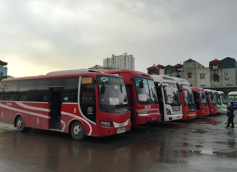 Các đơn vị vận tải đã lên kế hoạch tăng cường xe nhằm giải tỏa khách có nhu cầu đi lại tăng cao dịp nghỉ lễ 2/9. (Ảnh: Việt Hùng/Vietnam)