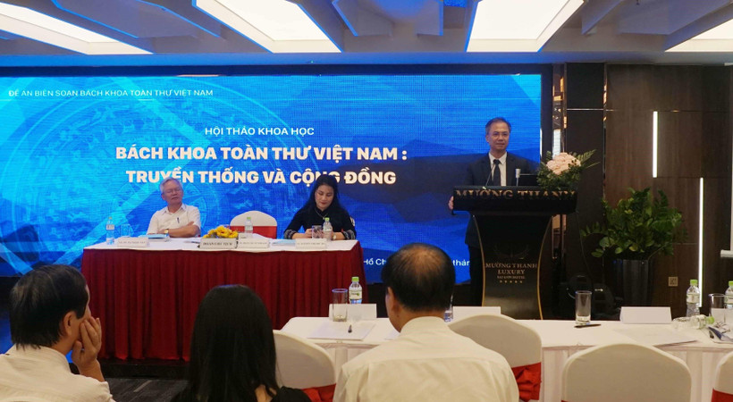 Tiến sỹ Đặng Xuân Thanh, Phó Chủ tịch Viện Hàn lâm Khoa học xã hội Việt Nam, Phó Chủ nhiệm Thường trực Đề án Biên soạn Bách khoa toàn thư Việt Nam phát biểu tại Hội thảo. (Ảnh: Thu Hoài/TTXVN)