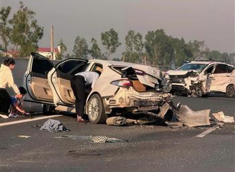 Hiện trường vụ tai nạn. (Ảnh: TTXVN phát)