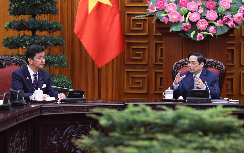 Thủ tướng Phạm Minh Chính tiếp Bộ trưởng Quốc phòng Nhật Bản Kishi Nobuo. (Ảnh: Dương Giang/TTXVN)