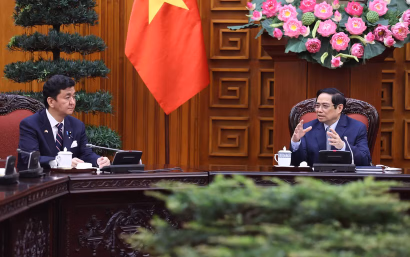 Thủ tướng Phạm Minh Chính tiếp Bộ trưởng Quốc phòng Nhật Bản Kishi Nobuo. (Ảnh: Dương Giang/TTXVN)