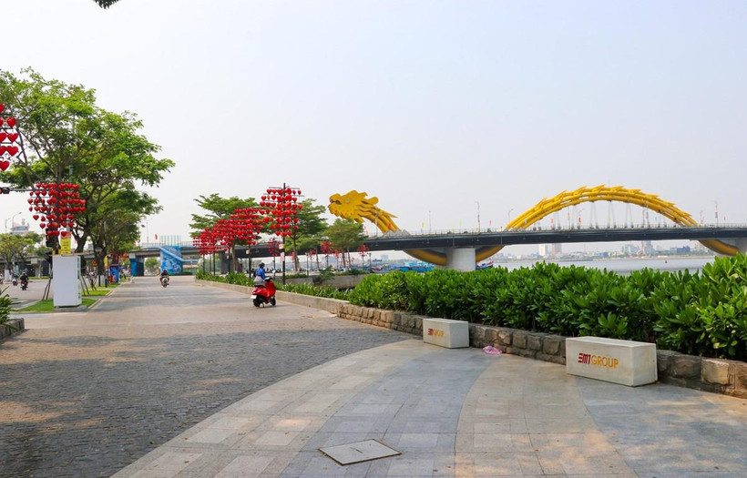 Người dân hạn chế đi lại các nơi công cộng để phòng chống dịch. (Ảnh: Trần Lê Lâm - TTXVN)