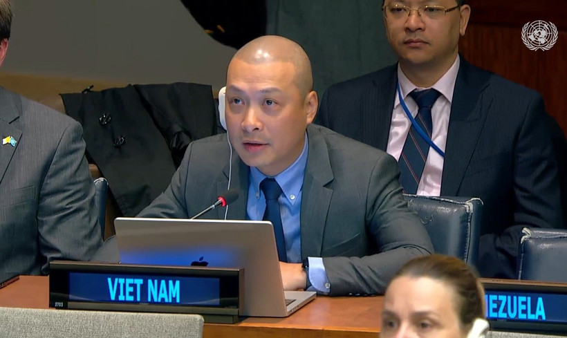 Công sứ Nguyễn Hoàng Nguyên, Phó Trưởng Phái đoàn thường trực Việt Nam tại Liên hợp quốc, phát biểu tại phiên họp. (Ảnh: Hoài Thanh/TTXVN)