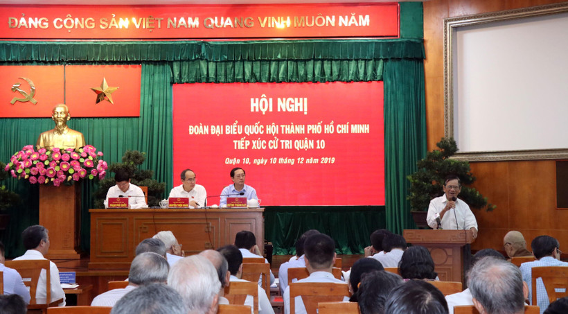 Quang cảnh buổi tiếp xúc cử tri. (Ảnh: Xuân Khu/TTXVN)