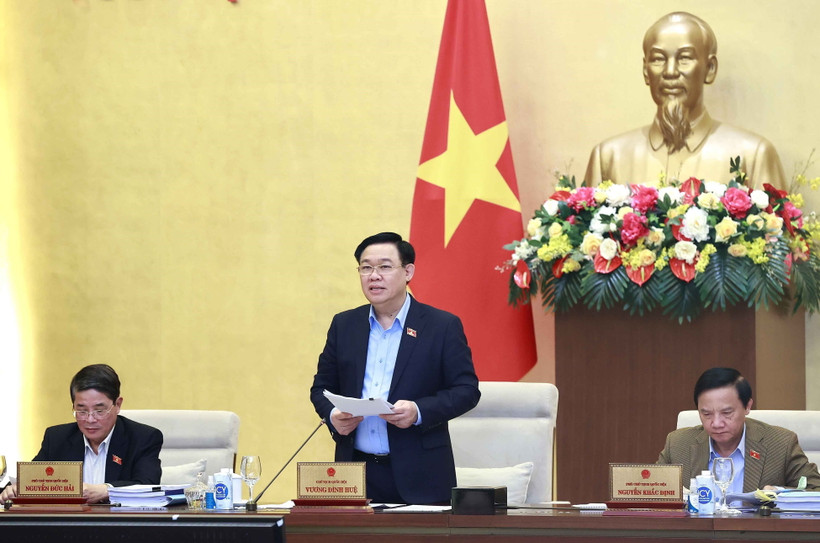 Chủ tịch Quốc hội Vương Đình Huệ điều hành các nội dung phiên họp. (Ảnh: Doãn Tấn/TTXVN)