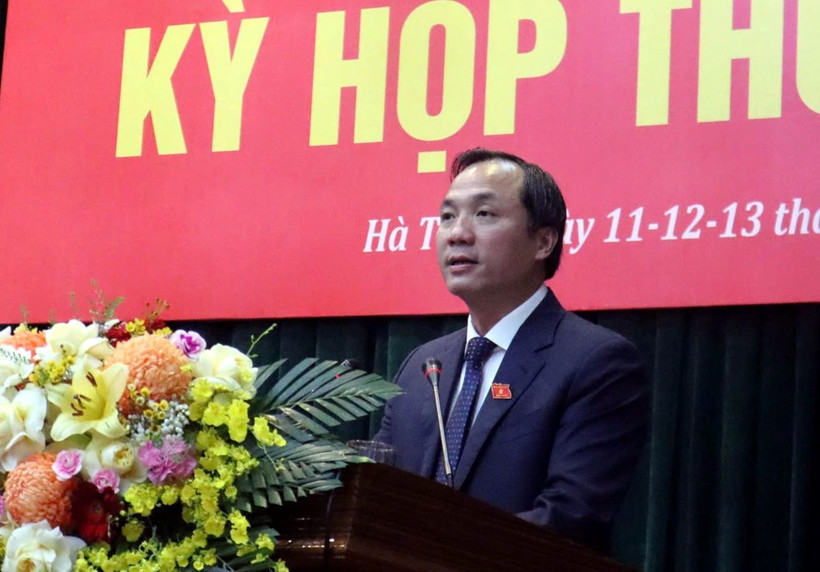 Ông Hoàng Trung Dũng, Bí thư tỉnh ủy Hà Tĩnh phát biểu tại kỳ họp. (Ảnh: Công Tường/TTXVN)