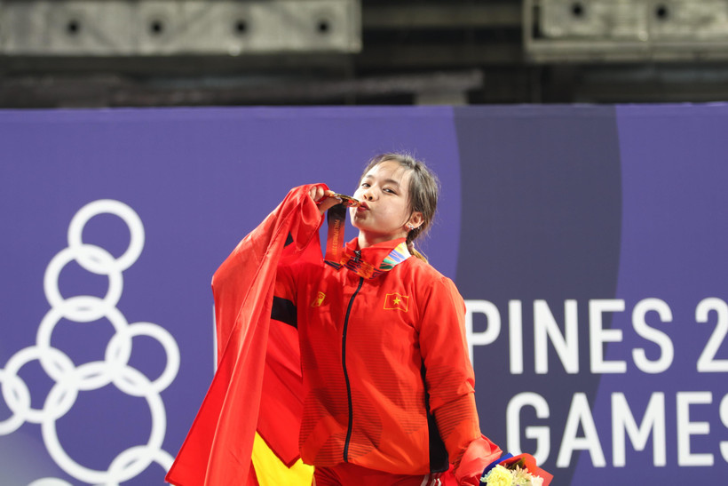 Hồng Thanh giành huy chương Vàng ở hạng cân 64kg môn Cử tạ. (Ảnh: Trần Giáp/Vietnam+)