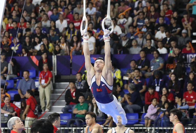 Đội tuyển Thể dục dụng cụ có HCV đầu tiên tại SEA Games 30. (Ảnh: Vietnam+)
