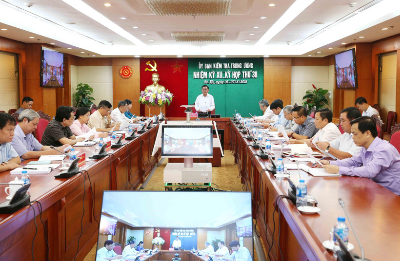 Ông Trần Cẩm Tú, Bí thư Trung ương Đảng, Chủ nhiệm Ủy ban Kiểm tra Trung ương chủ trì kỳ họp. (Ảnh: Phương Hoa/TTXVN)