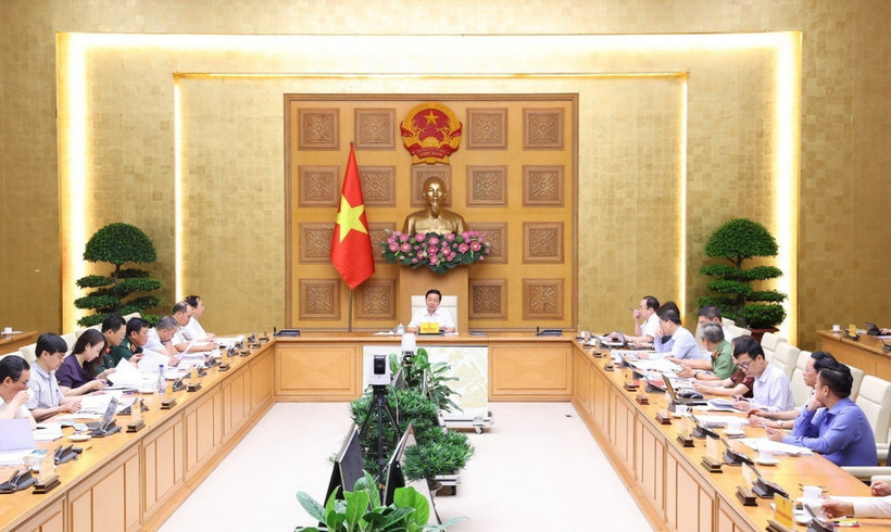 Phó Thủ tướng Trần Hồng Hà chủ trì cuộc họp. (Ảnh: Văn Điệp/TTXVN)