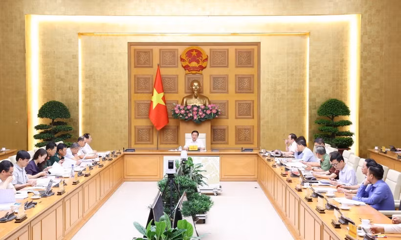 Phó Thủ tướng Trần Hồng Hà chủ trì cuộc họp. (Ảnh: Văn Điệp/TTXVN)