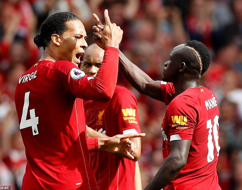 Liverpool giành chiến thắng trước Newcastle.