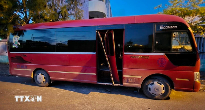 Chiếc xe ôtô chở học sinh mầm non bị bỏ quên dẫn đến tử vong vào ngày 29/5 tại tỉnh Thái Bình. (Ảnh: TTXVN phát)