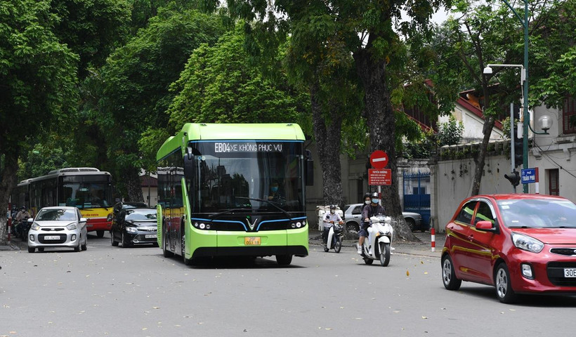 Những chiếc xe buýt điện của Vinbus đã bắt đầu chạy thử nghiệm trên một số tuyến phố nội độ. (Ảnh: Vinbus cung cấp)