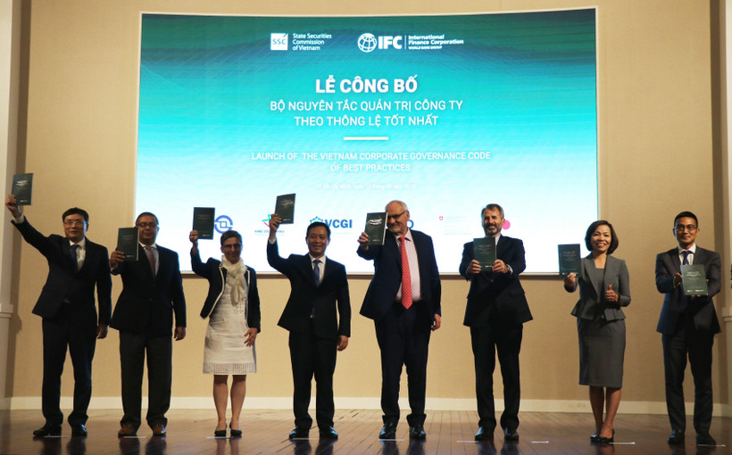 Chính thức ra mắt Bộ Nguyên tắc quản trị công ty theo thông lệ tốt nhất. (Ảnh: Hứa Chung/TTXVN)