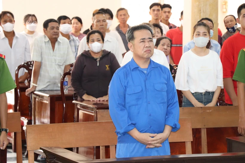 Bị cáo Ngô Phú Cường nghe toà tuyên án. (Ảnh: Thanh Sang/TTXVN)