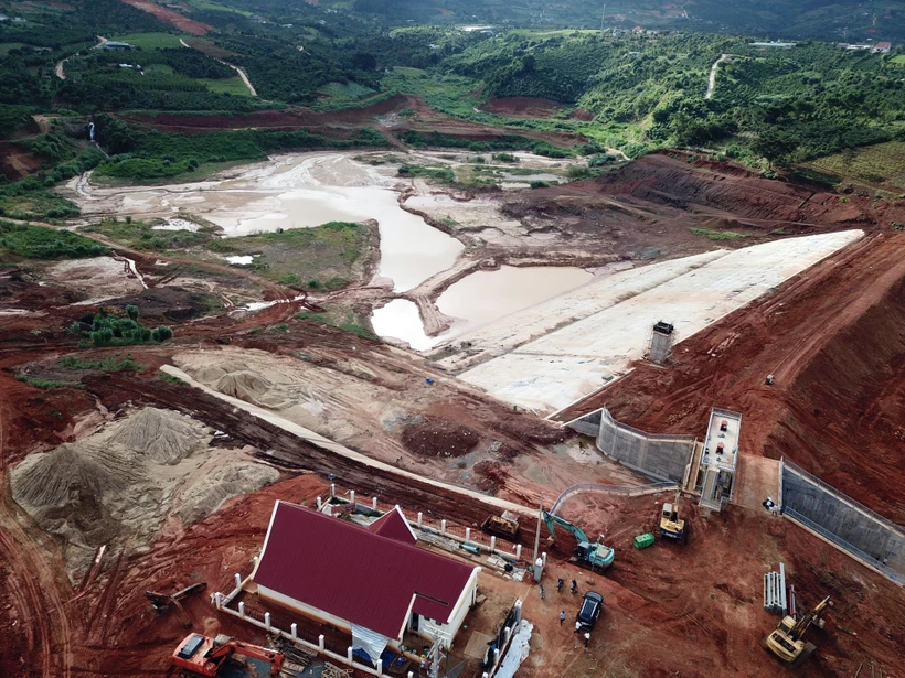 Toàn cảnh công trình hồ chứa nước Đông Thanh. (Ảnh: Nguyễn Dũng/TTXVN)