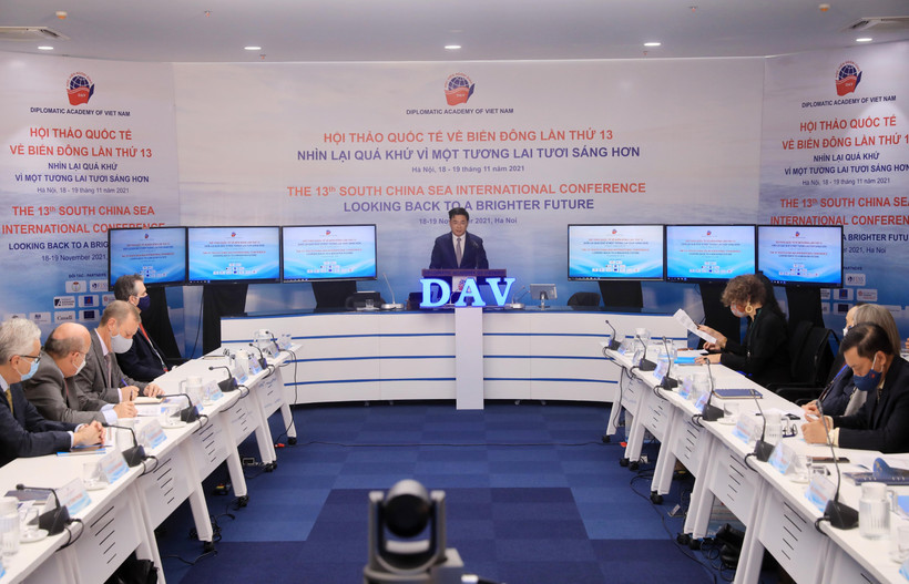 Thứ trưởng Ngoại giao Phạm Quang Hiệu phát biểu tại hội thảo. (Ảnh: Lâm Khánh/TTXVN)