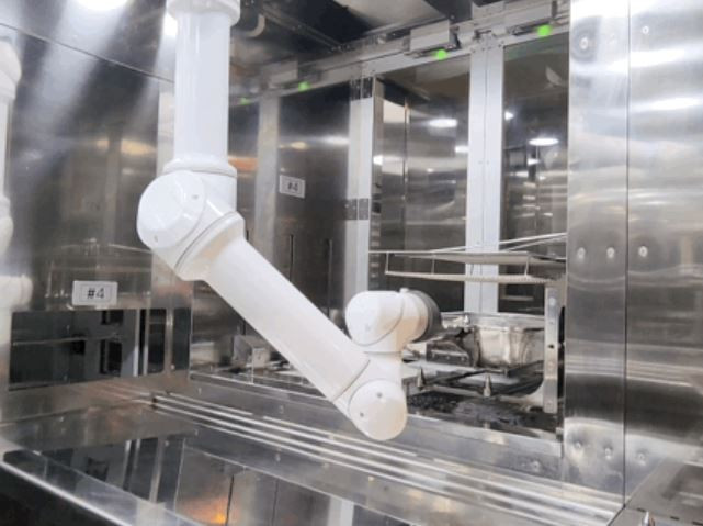 Robot chiên đồ ăn. (Ảnh: Invest Korea)