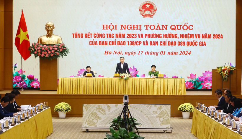 Phó Thủ tướng Trần Lưu Quang chủ trì Hội nghị Tổng kết công tác năm 2023, triển khai nhiệm vụ năm 2024 của Ban Chỉ đạo phòng, chống tội phạm của Chính phủ và Ban Chỉ đạo Quốc gia chống buôn lậu, gian lận thương mại và hàng giả. (Ảnh: Lâm Khánh/TTXVN)