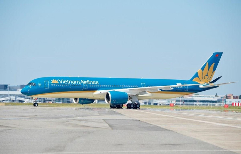 Máy bay của hãng hàng không Vietnam Airlines bay từ Hàn Quốc về Việt Nam sẽ được khử trùng nhằm tránh lây lan dịch COVID-19 (Ảnh: Anh Tuấn/Vietnam+)
