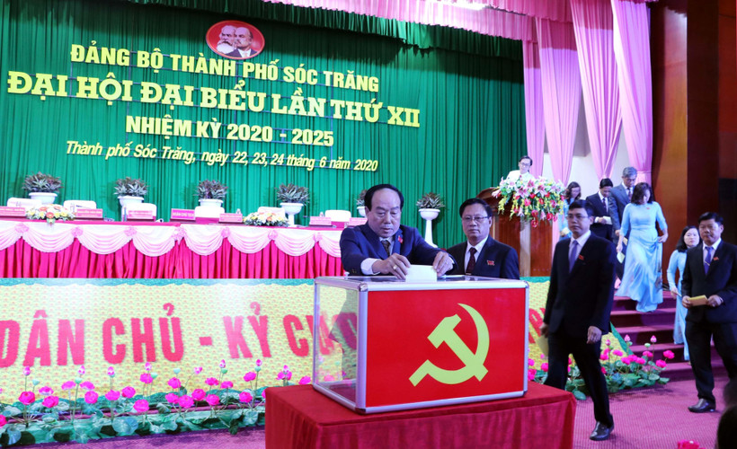 Đại hội Đảng bộ thành phố Sóc Trăng bầu trực tiếp Bí thư Thành ủy. (Ảnh: Trung Hiếu/TTXVN)