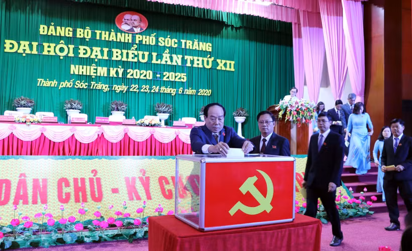 Đại hội Đảng bộ thành phố Sóc Trăng bầu trực tiếp Bí thư Thành ủy. (Ảnh: Trung Hiếu/TTXVN)
