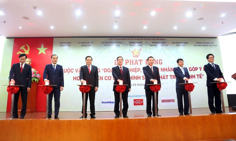 Lễ phát động Cuộc vận động “Doanh nghiệp, doanh nhân đóng góp ý kiến hoàn thiện cơ chế, chính sách phát triển kinh tế,” ngày 3/9. (Ảnh" BKT/Vietnam+)