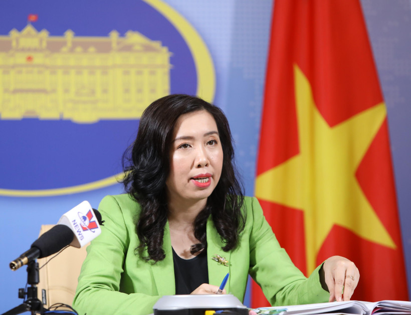 Người Phát ngôn Bộ Ngoại giao Việt Nam Lê Thị Thu Hằng trả lời các câu hỏi của phóng viên. (Ảnh: Văn Điệp/TTXVN)