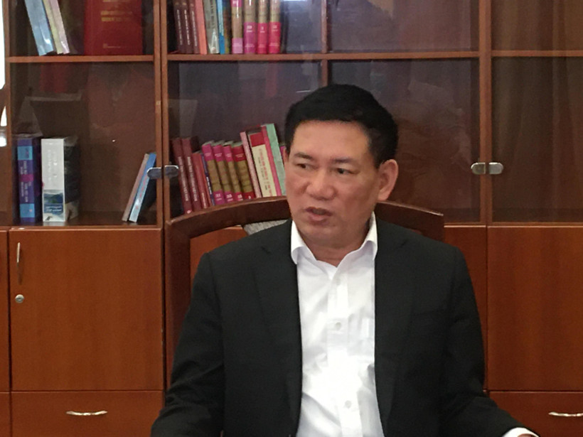 Bộ trưởng Bộ Tài chính - Hồ Đức Phớc trả lời phỏng vấn báo chí. (Ảnh: Vietnam+)