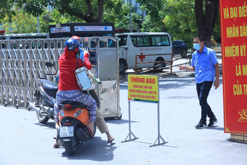 Bệnh viện Đức Giang (Hà Nội) tạm dừng tiếp nhận bệnh nhân. (Ảnh: Tuấn Anh/TTXVN)